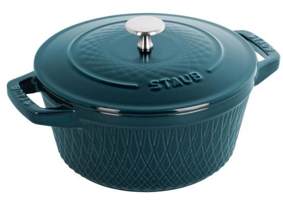 La Mer Twister cast iron cocotte for induction with handles and lid, diam. 24cm