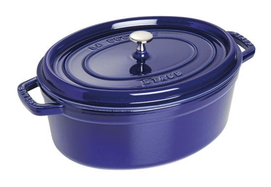 Casseruola ovale in ghisa per induzione colore blu scuro con maniglie e coperchio, diam. 33cm