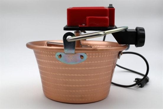 Electric kettle in hammered copper with flat bottom for induction, diam. 32cm (Mot. 5W)