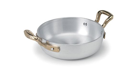 1932 aluminum pan with two brass handles, diam. 12cm