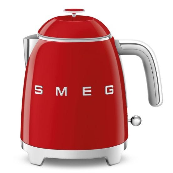 Smeg Mini Kettle 50&#039;s Style, glossy red – KLF05RDEU