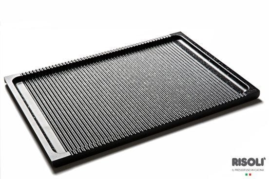Piastra con grill in alluminio antiaderente con rivestimento platinum plus di Risolì, dim.36x26,5cm