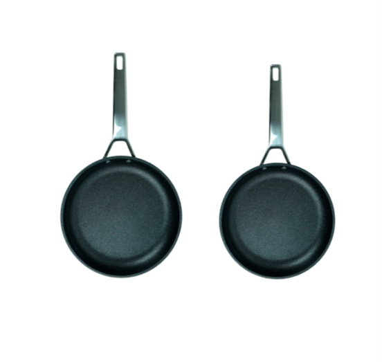 Bis di padelle alte in alluminio pressofuso per induzione con un manico in acciaio, linea Black Plus di Risolì, diam. 24 e 28cm