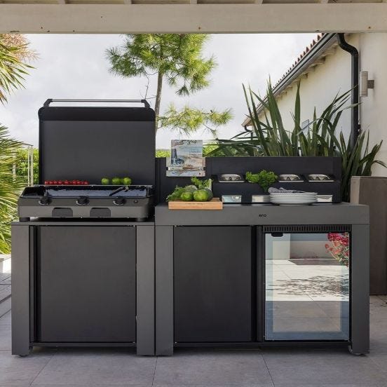 Cucina da esterno con plancha e frigo, colore grigio scuro - Enò