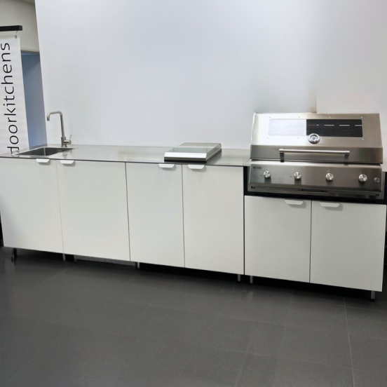 Porta Maggiore OF Outdoorkitchens outdoor kitchen, white with 4-burner barbecue, sink, hob, and refrigerator (OUTLET) - COLLECT IN STORE